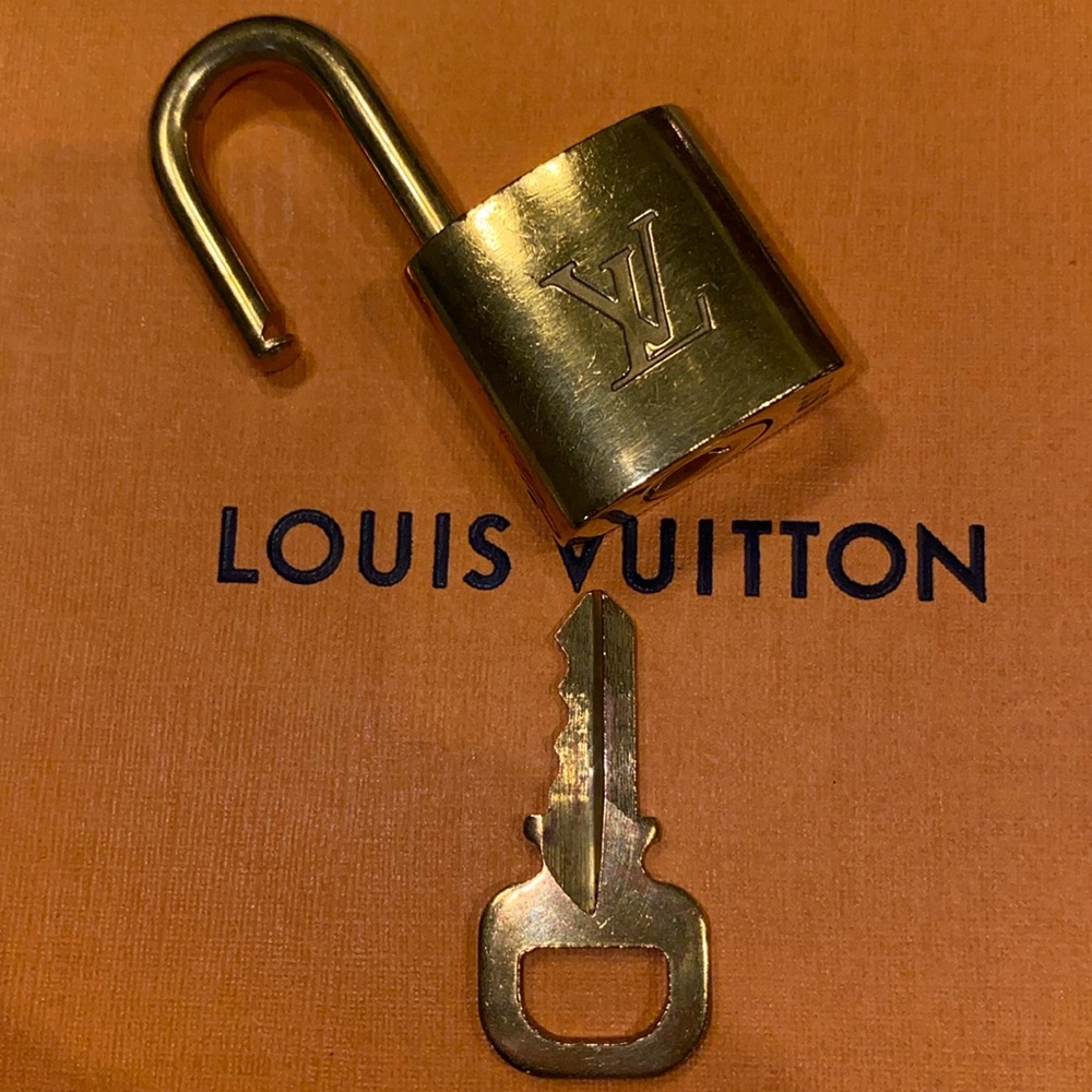 🔥❤️ Authentic Louis Vuitton Lock & Key